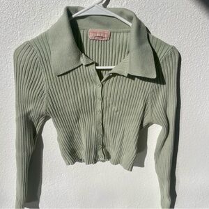 🔴UO Cropped sweater top